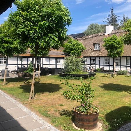 Slangerupgaard Bed & Breakfast Fakse Ladeplads Exterior foto